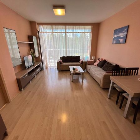 Lovely Apartments In Imanta With Free Parking Ryga Zewnętrze zdjęcie